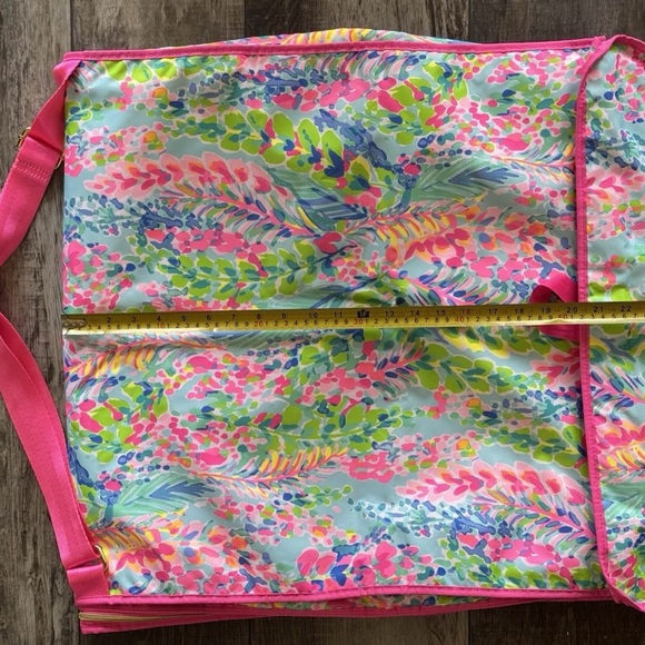 Lilly Pulitzer Catch The Wave Garment Bag NWOT - Picture 6 of 7